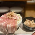 月島もんじゃ こぼれや - お好み焼きも、焼き手でこんなに変わるとは！と感動します。