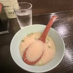 くりやん - 丼についてくる豚骨スープも美味しい！