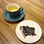 VIDRIO - ハーブティーとブラウニー