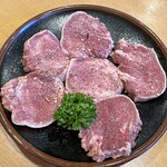 焼肉処 まるます家 - 