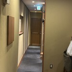 鈴なり - 奥に個室が3部屋ですかね。