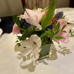 フランス料理 ギャルソン - 「未来への憧れ」の花言葉、アルストロメリア✨素敵に年齢を重ねます(*☻-☻*)♪