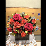 ラ・ロマネ 朝霞 - 入口の生花　　byまみこまみこ