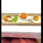 ラ・ロマネ 朝霞 - 【和の美しさを生かしたアミューズ3種】Gorgōnとvanilla★スモークドサーモン★イベリコ豚キッシュ　　byまみこまみこ