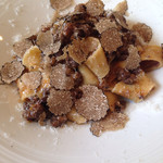 カーサ・デル・チーボ - ねずの実を練り込んだパッパルデッレ 鹿のラグー