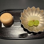 べにや無何有 - 〆は、梨、シャインマスカットに最中。言うことなし。