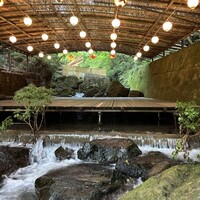 ひろ文 - 【席からの眺め①】隙をみて川の水も触ってみた！案の定冷たかった！でもシビれるほどじゃないから大丈夫。