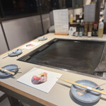 月島もんじゃ こぼれや - ご家族や人数に合わせて、いろんな席があります。