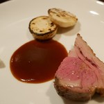 チッチャ - 仔羊のワラ焼き　にんにく風味の自家製リコッタチーズと丹波有機野菜のコカブのローストと一緒に　