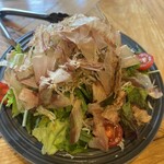 炭焼酒場 舌屯 - ジャコと小ネギのサラダ