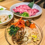 肉ホルモン処 萬 - 