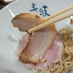 青波 - 煮干し豚骨肉盛つけ麺