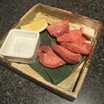 個室 和牛焼肉 吟 難波店 - 