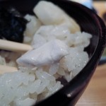 本濱 - ご飯の中にもプリプリの鯛が。