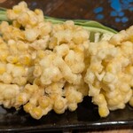 豚焼＆湘南畑 マニトン - トウモロコシのかき揚げ