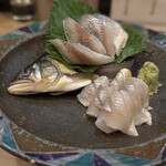 うなぎの串と小皿料理 はや川 - 鮎のかるい酢〆姿刺身
