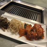 和牛とワイン 焼肉きゅうこん - 