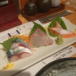 九州屋 - 刺身サバ、鯛、サーモン 全て食感が素晴らしい