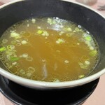 中国料理 旬輝 - 炒飯についてくるスープ。コクありすぎて旨し