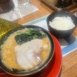 横浜家系ラーメン 角蔵家 - 