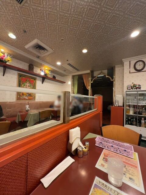 Akbar Hon Ten photo 4