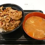 吉野家 - 牛カルビ丼、豚汁