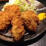 Tonkatsu Tamafuji - 牡蠣3海老2定食1630円、ロースかつも⁉︎