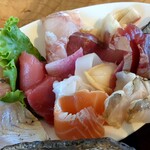 海の香り とも - 料理写真:沢山の種類があるお刺身