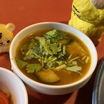 らくしゅみ - サンバル　※パクチーは欠かせない