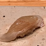 すしやのたい悟 - 鮃昆布〆さんでーす。