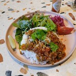 PUBLIC食堂 - ガンボライスプレート