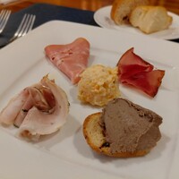 リストランテ ラ チャウ - ●本日の前菜5種類盛り合わせ
                    「モルタデッラ、牛肉の生ハム、ポルケッタ、レバーのブルスケッタ、ポテトサラダ」
