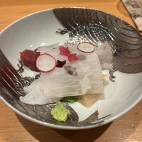 日本料理 丸しま - マグロ　　平目　　鯛　　　◯貝