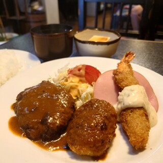 喫茶・軽食 ヨシダ_1