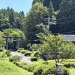 姫のそば ゆかり庵 - お店(稲田神社)に向かう道
