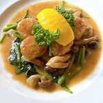 明治の館 - 帆立貝とほうれんそうのバターソテー 