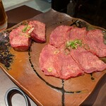 炭火焼肉　仁 - 