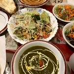 JYOTY - お気に入りの、チャナサラダと、ほうれん草ジャガイモカレー