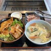 安楽亭 - 肉丼＆焼肉ランチ(豚キムチ丼＆ファミリーカルビ)