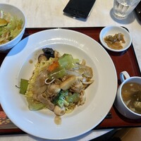 中国料理 盤古殿 馬車道TERRACE店 - 五目あんかけ焼きそば：1480円