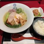 博多鶏ソバ 華味鳥 - 