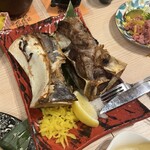 三崎まぐろ専門店 Tunaがる - ボリューム満点！なカマ焼き