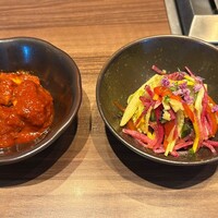 焼肉うしごろ 新宿三丁目店 - アボカドキムチ