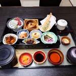 川喜 - 料理写真:■月〜土曜日までの季節限定ランチの
（日曜日、祝日は無い）

●昼遊膳　1,680円

を食べたかったのが、このお店に来た明確な理由なので
これを当然、注文してみてる