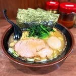 横浜家系 まるに家 - 料理写真: