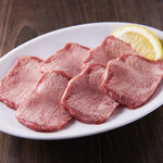 房家ホルモン館 - 