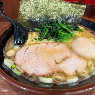 横浜家系 まるに家_1