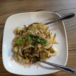 THANAKA - 干し魚のサラダ