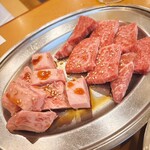 焼肉やっちゃん - 