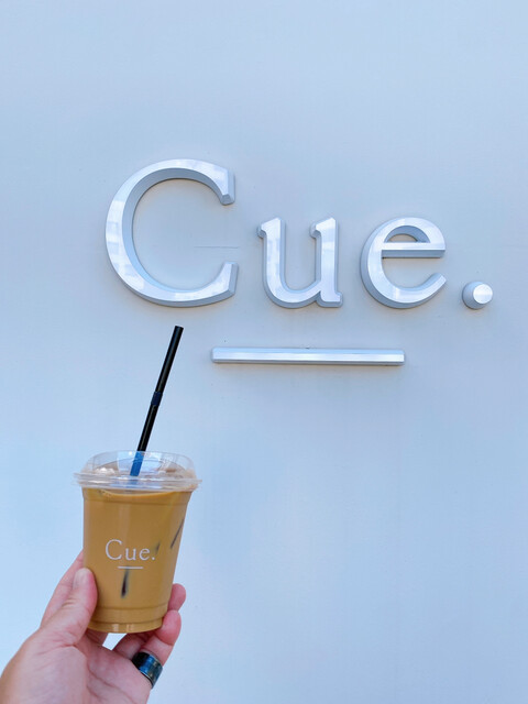 Cue.